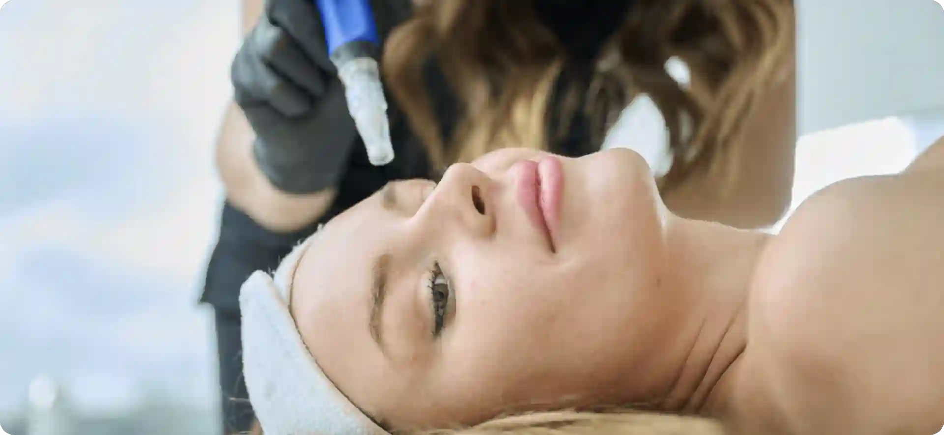 How Do Microneedles Trigger New Collagen and Elastin in Loose Skin Lancashire?